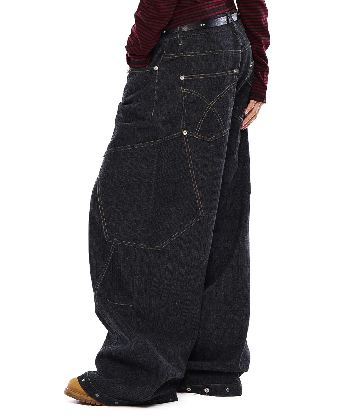 아캄(AAKAM) Ankle Studded Denim Pants (Black)