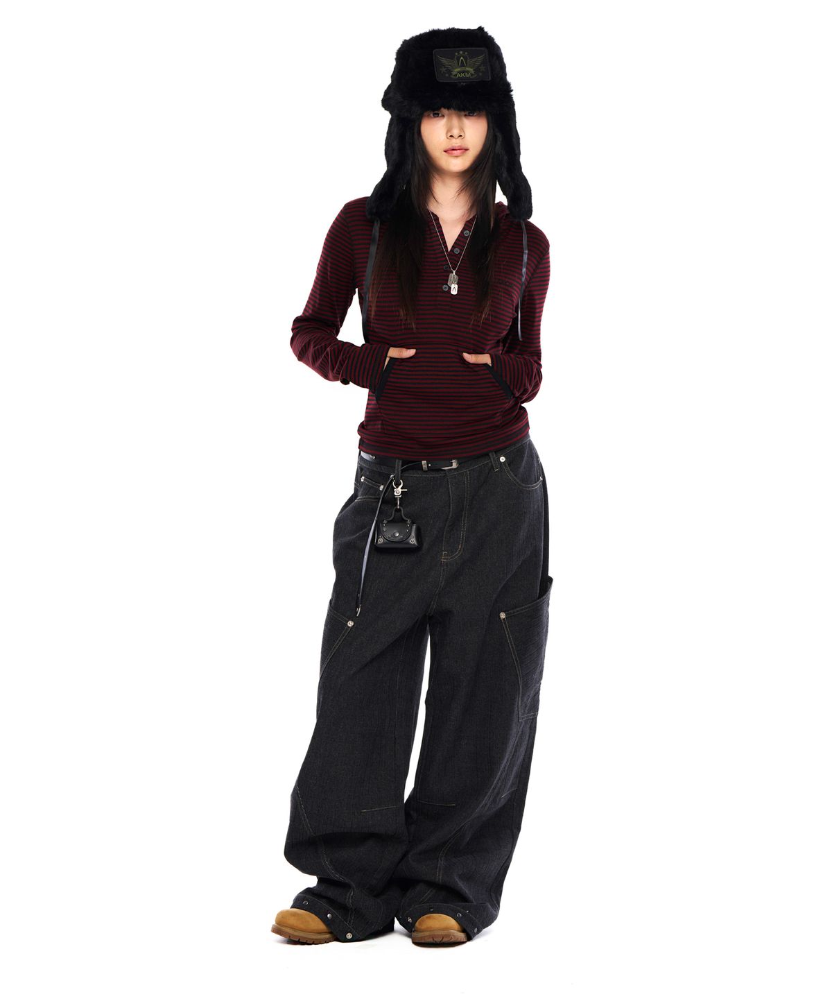 아캄(AAKAM) Ankle Studded Denim Pants (Black)
