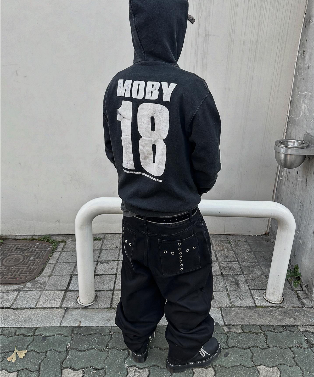 피치블랙(PITCHBLACK) EYELET CROSS POCKET PANTS (BLACK)