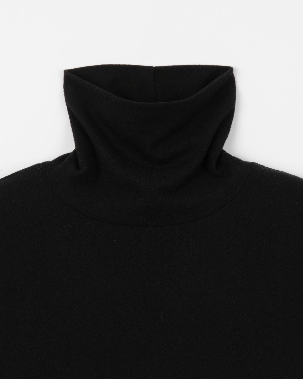 디앤드퀘스천(THEENDQUESTION) Warm turtleneck T-shirt / BLACK