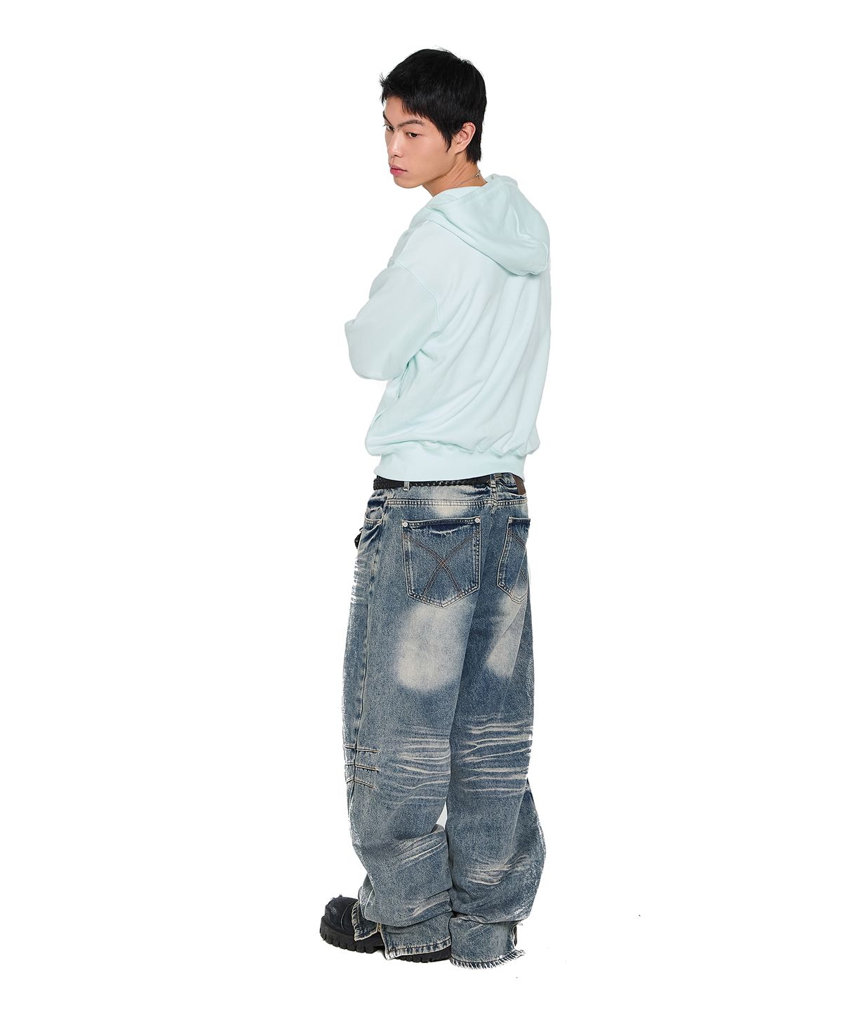 아캄(AAKAM) Cross Rhinestone Zip-Up Hoodie (Ice Blue)