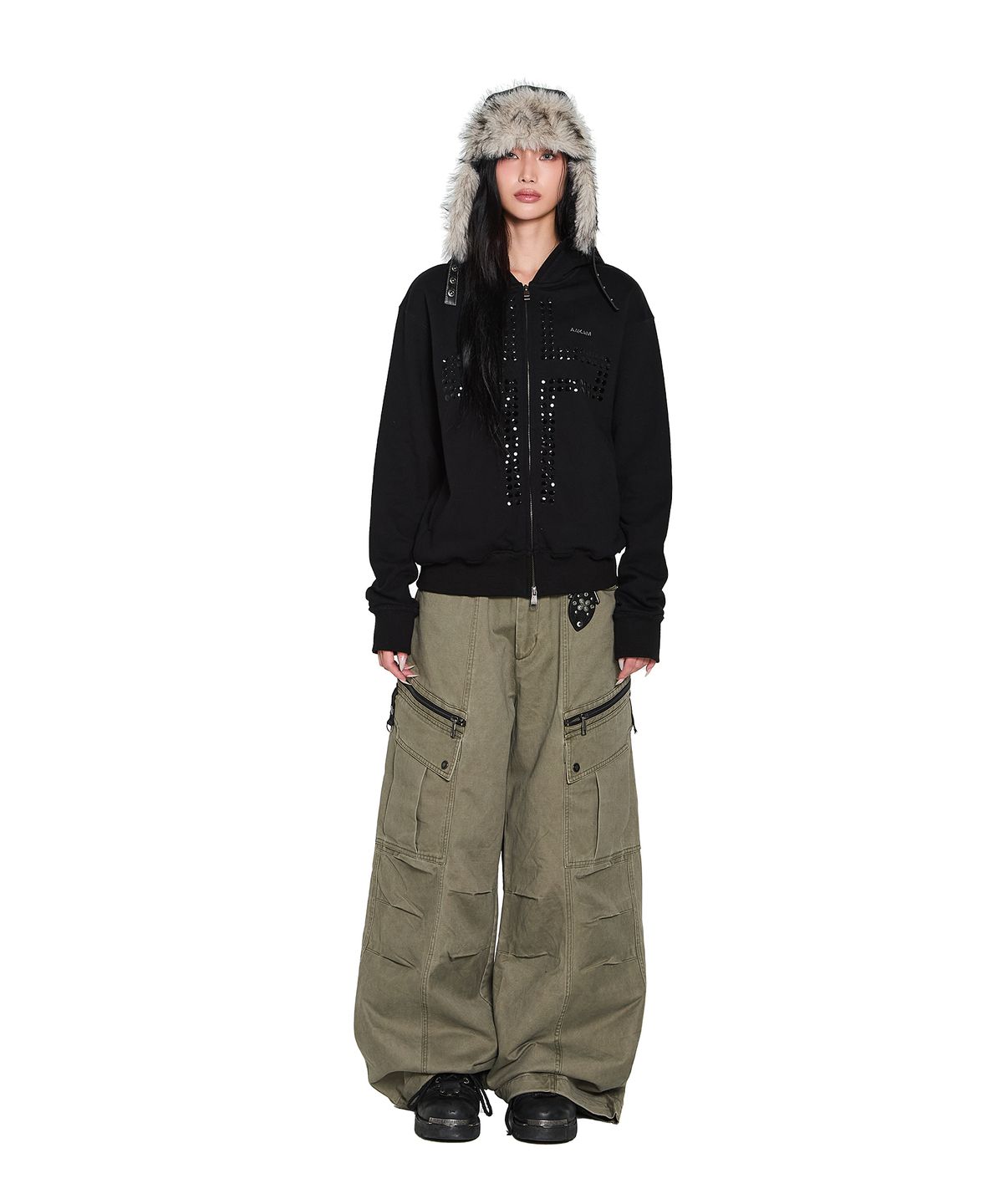 아캄(AAKAM) Cross Rhinestone Zip-Up Hoodie (Black)