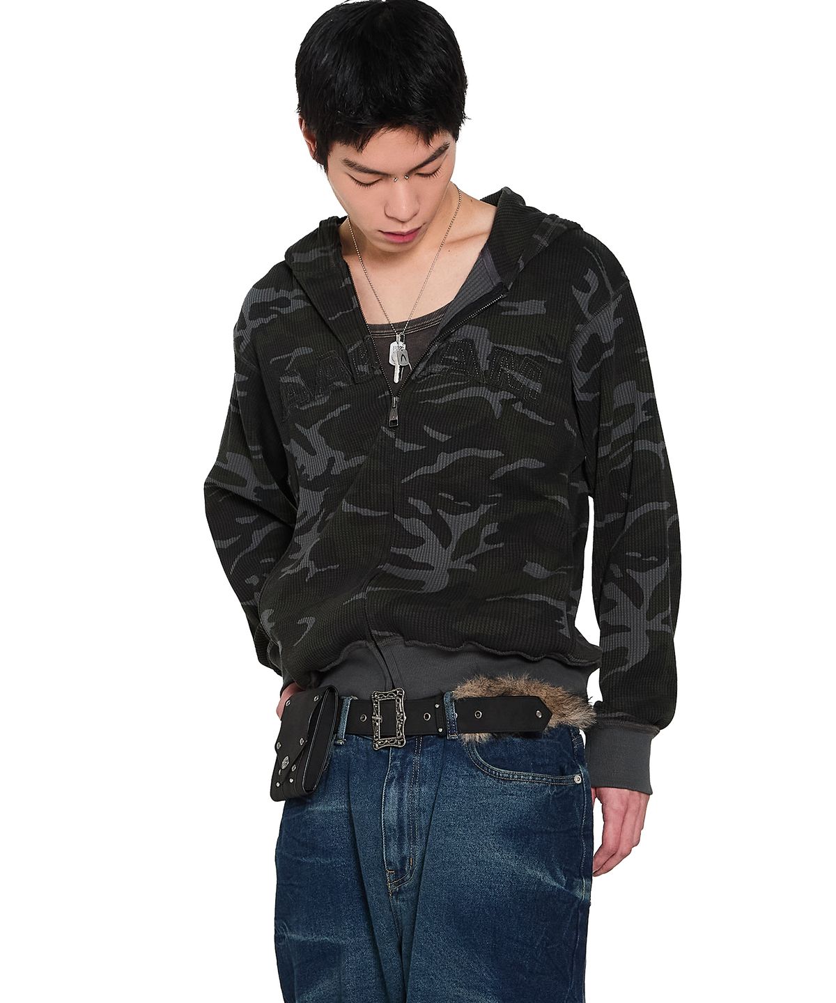아캄(AAKAM) Camouflage Waffle Zip-Up Hoodie (Black)