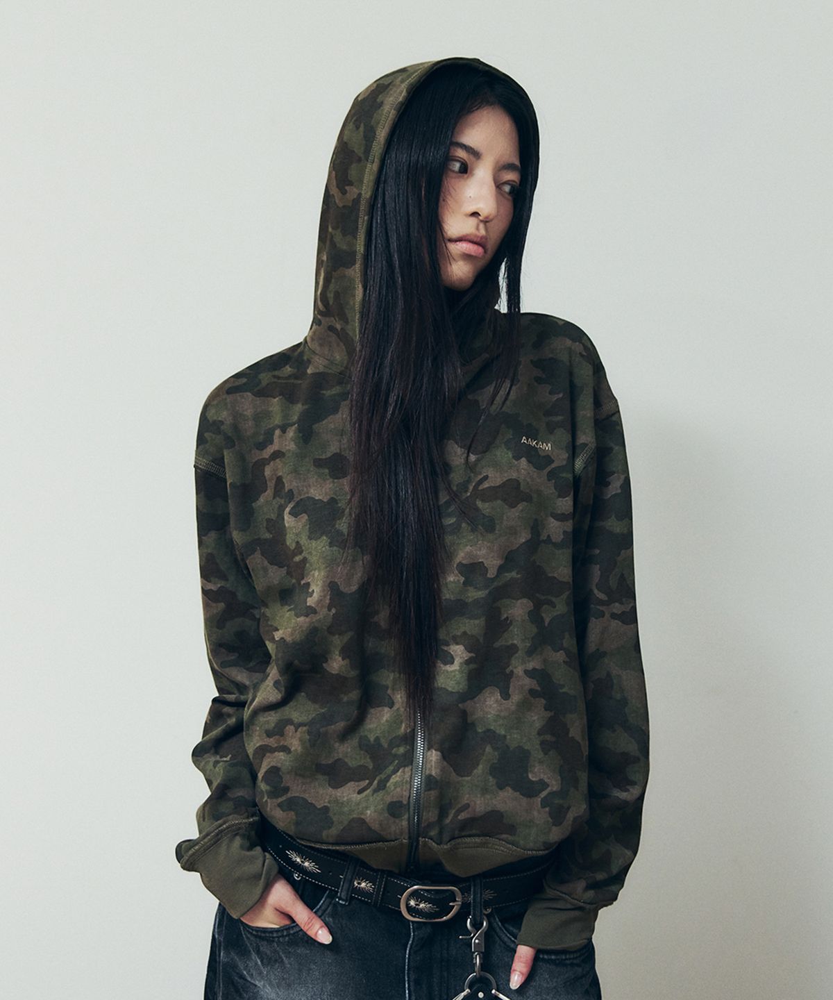 아캄(AAKAM) Basic Logo Camouflage Zip-Up Hoodie (Khaki)