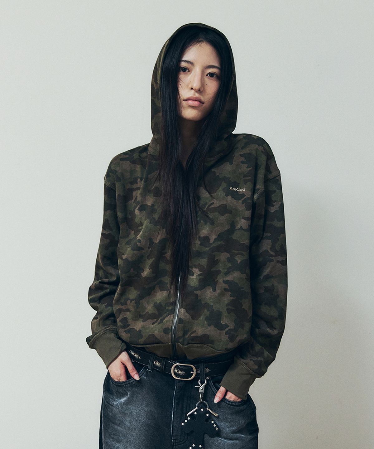 아캄(AAKAM) Basic Logo Camouflage Zip-Up Hoodie (Khaki)