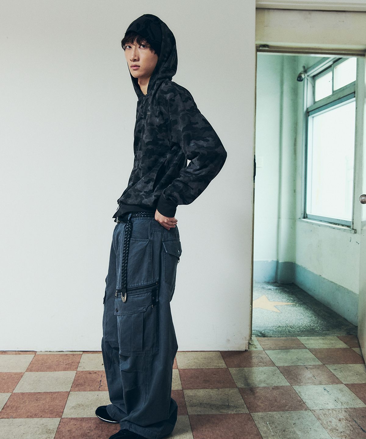 아캄(AAKAM) Basic Logo Camouflage Zip-Up Hoodie (Black)