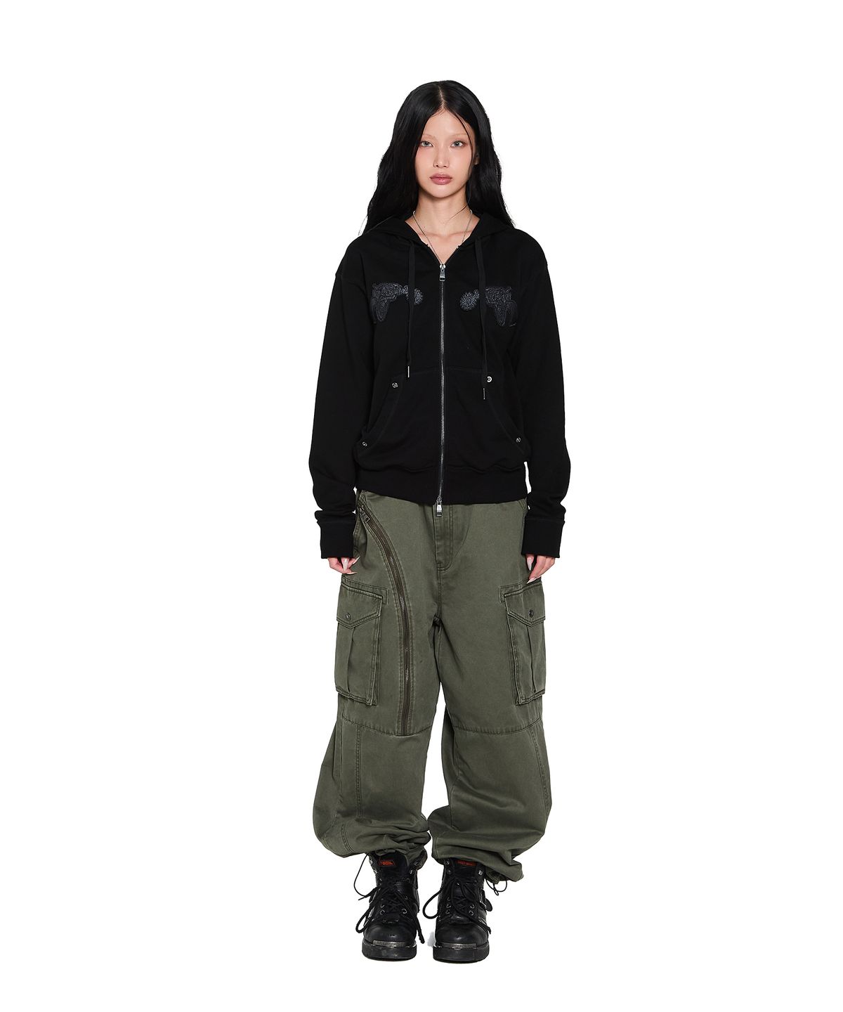 아캄(AAKAM) Gun Wappen Zip-Up Hoodie (Black)