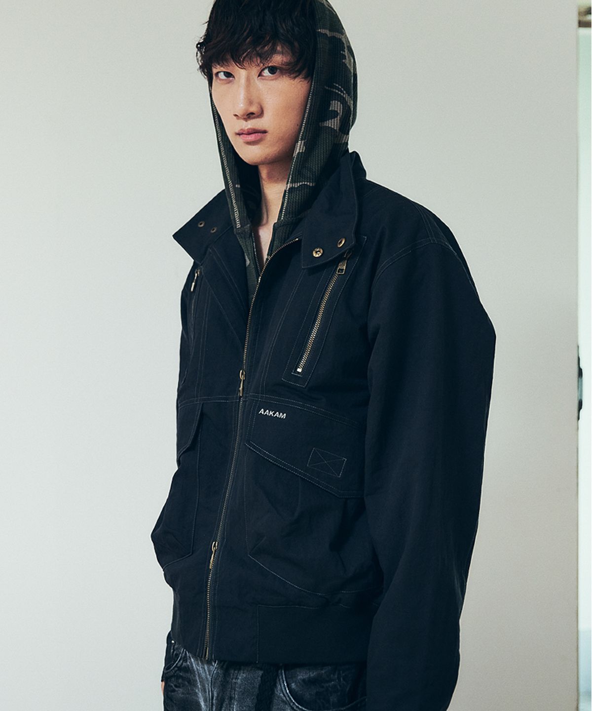 아캄(AAKAM) Zippered High Neck Jacket (Black)