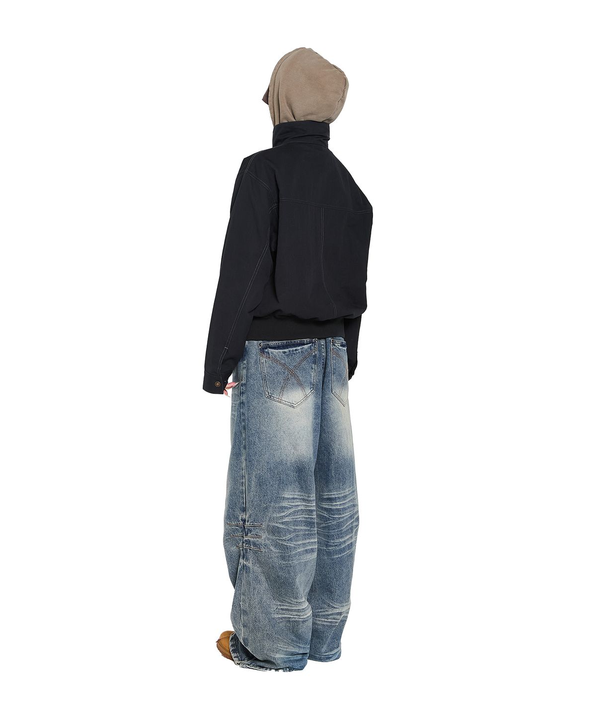 아캄(AAKAM) Zippered High Neck Jacket (Black)