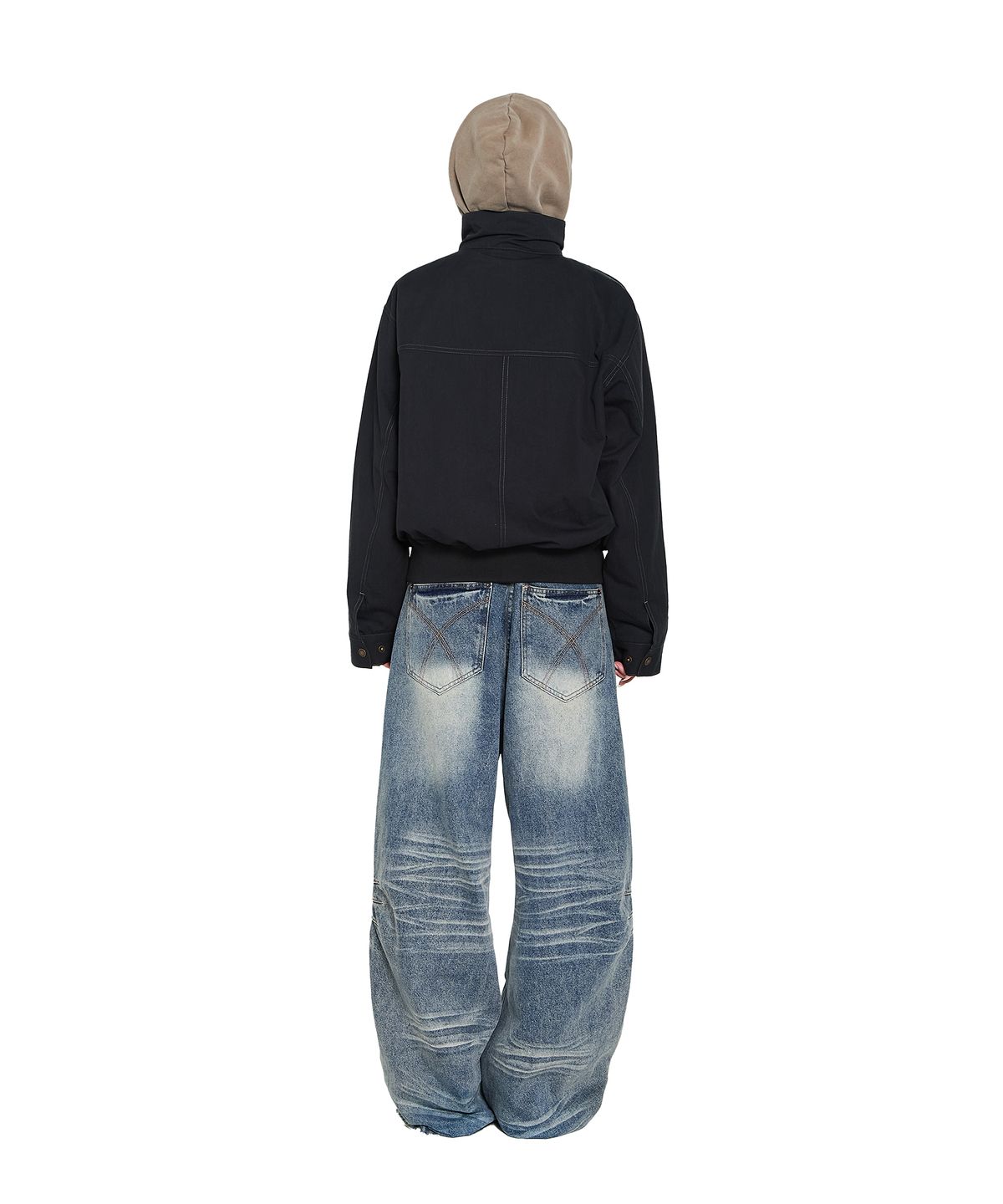 아캄(AAKAM) Zippered High Neck Jacket (Black)