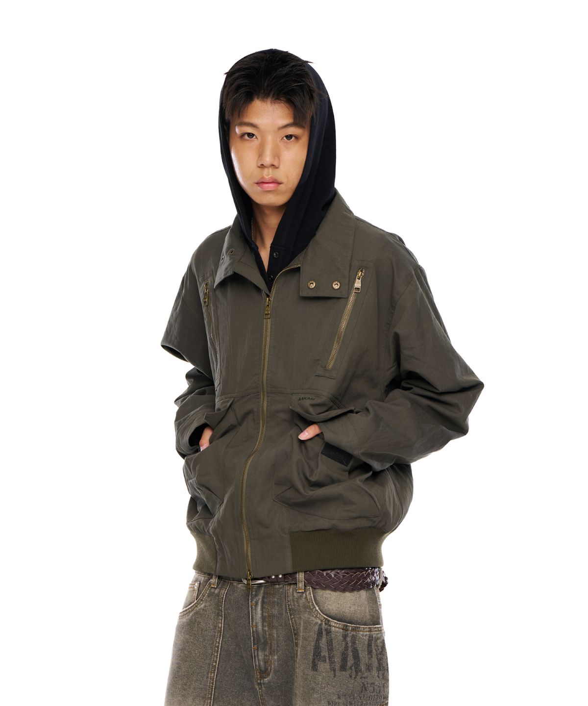 아캄(AAKAM) Zippered High Neck Jacket (Khaki)
