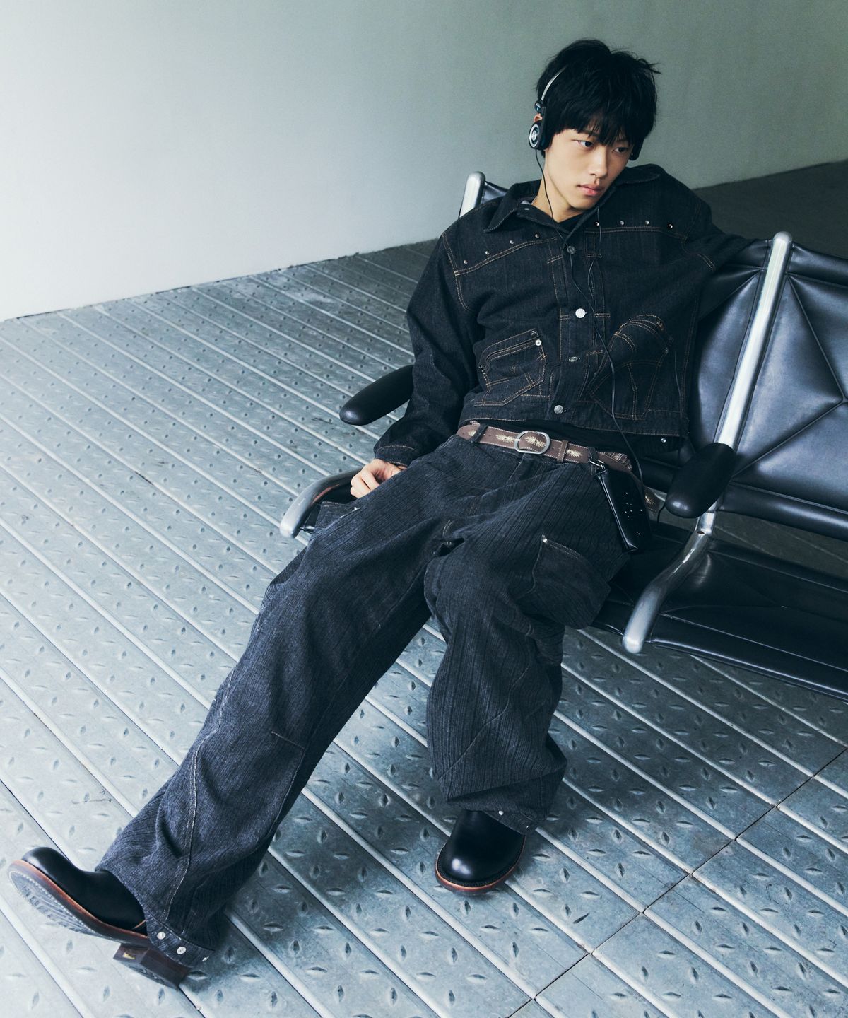 아캄(AAKAM) Oblique Pocket Denim Jacket (Black)
