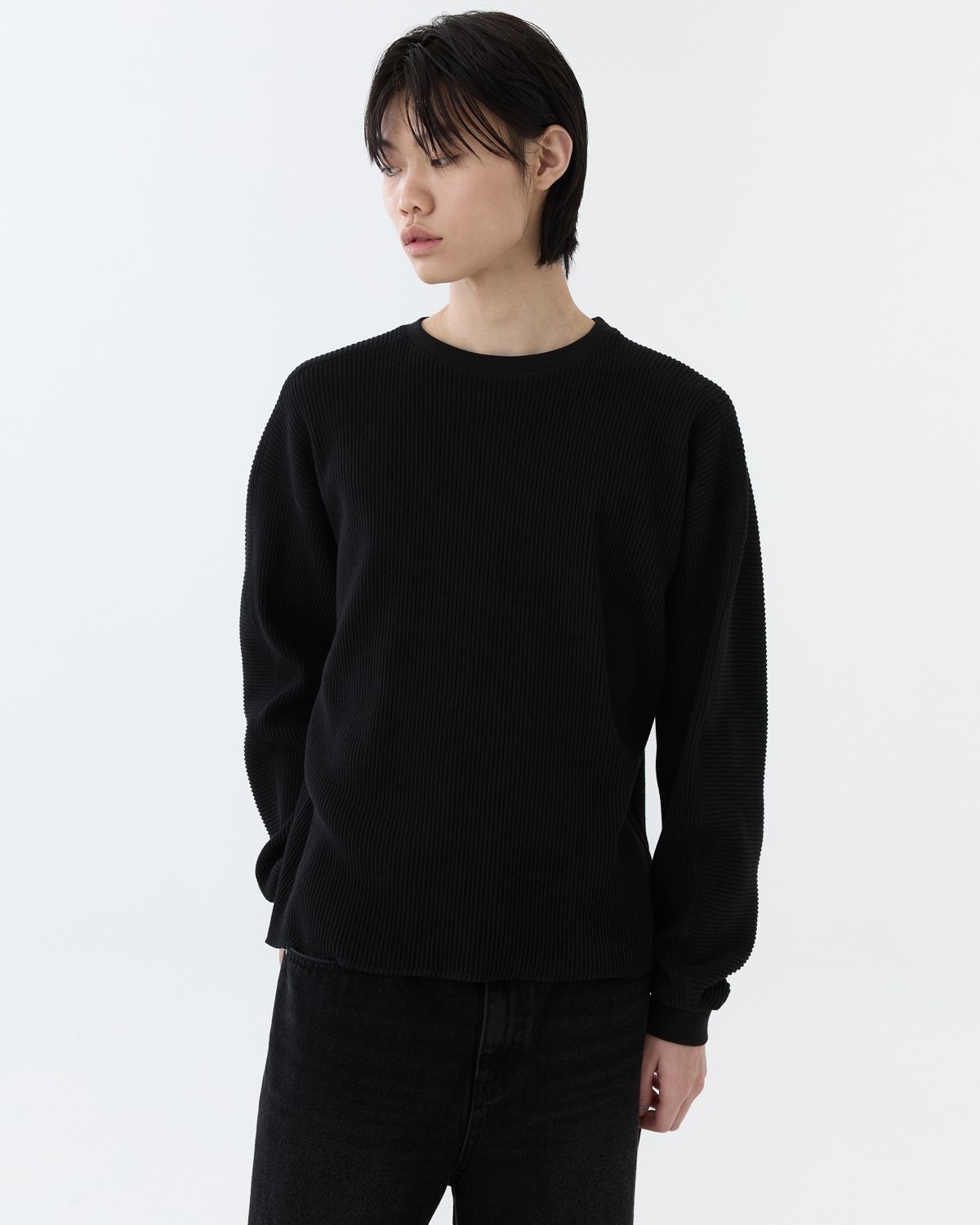 디앤드퀘스천(THEENDQUESTION) Waffle crewneck T-shirt / BLACK
