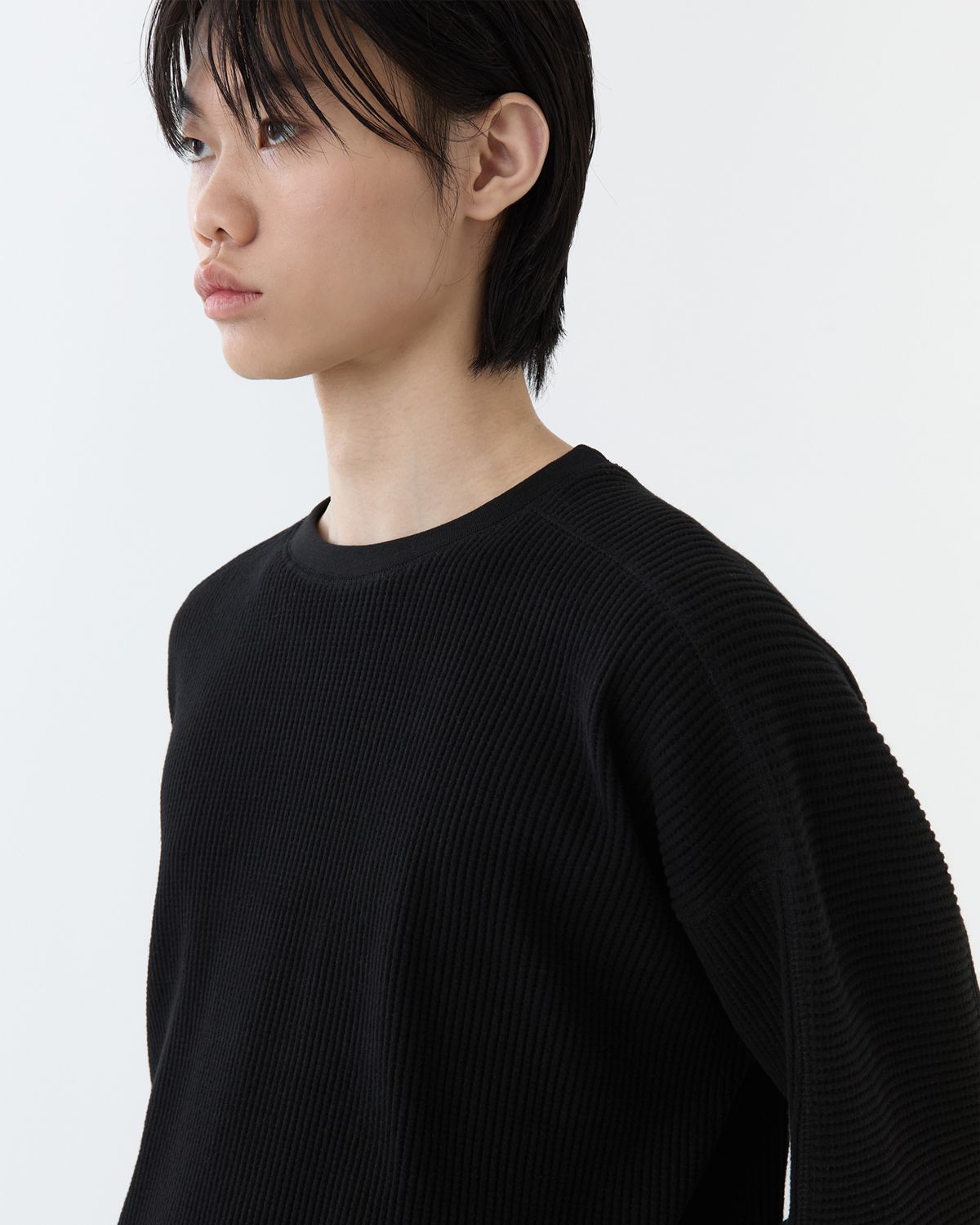 디앤드퀘스천(THEENDQUESTION) Waffle crewneck T-shirt / BLACK