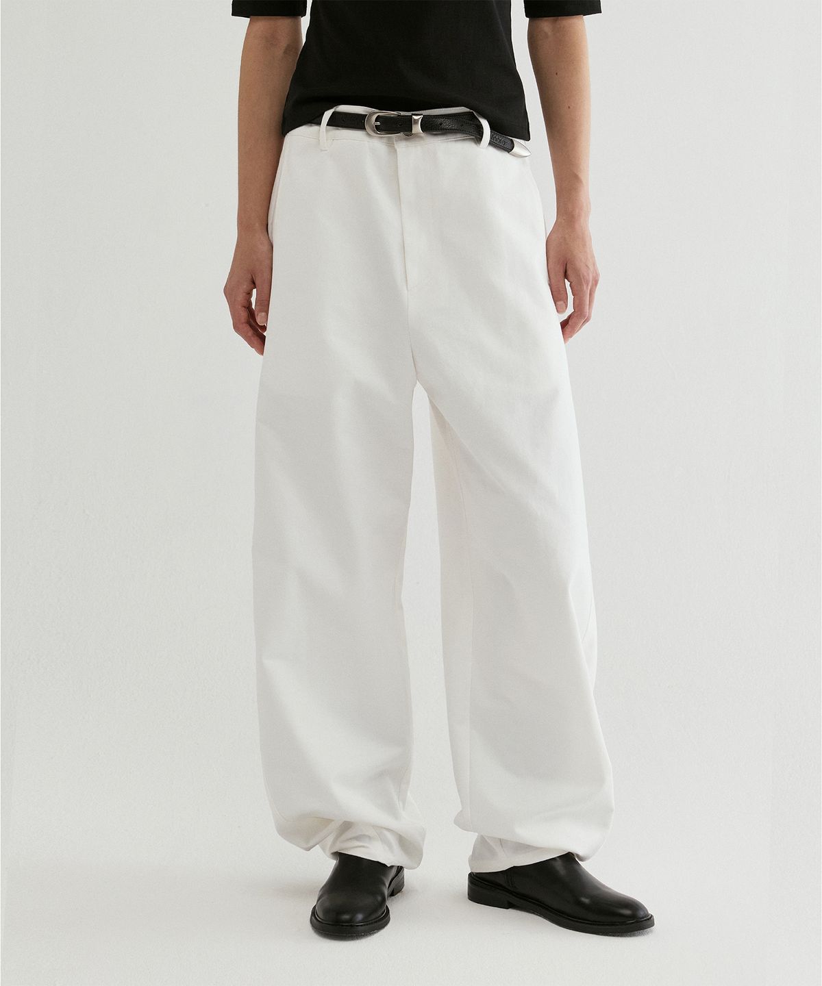 프롬웨얼(FROMWHERE) Balloon Cotton Pants Off White