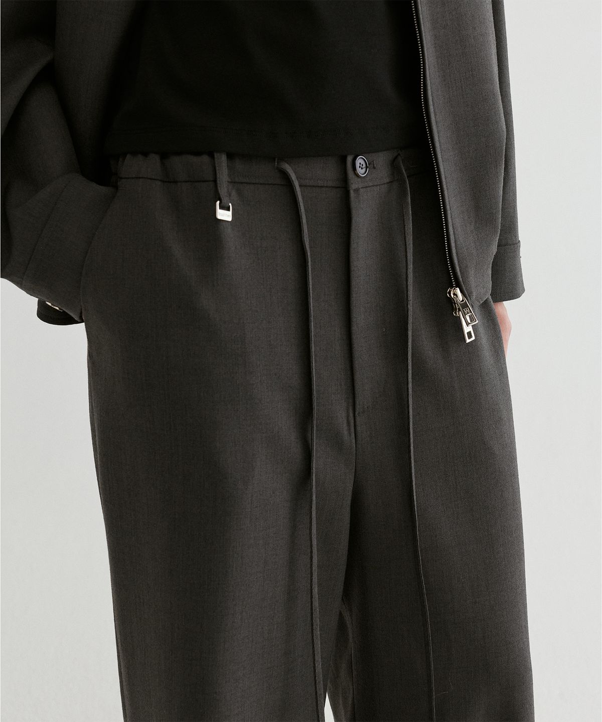 프롬웨얼(FROMWHERE) Wide Easy Drawstring Pants Charcoal Gray