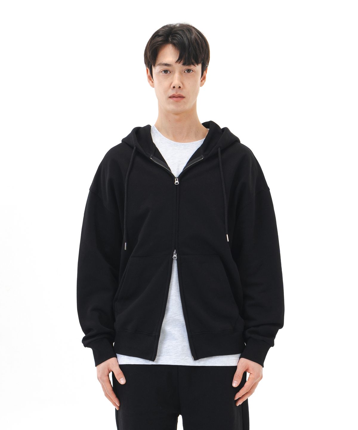 르커스텀(LE CUSTOM) 더 에센셜 오버핏 무지 투웨이 후드집업 (블랙)
