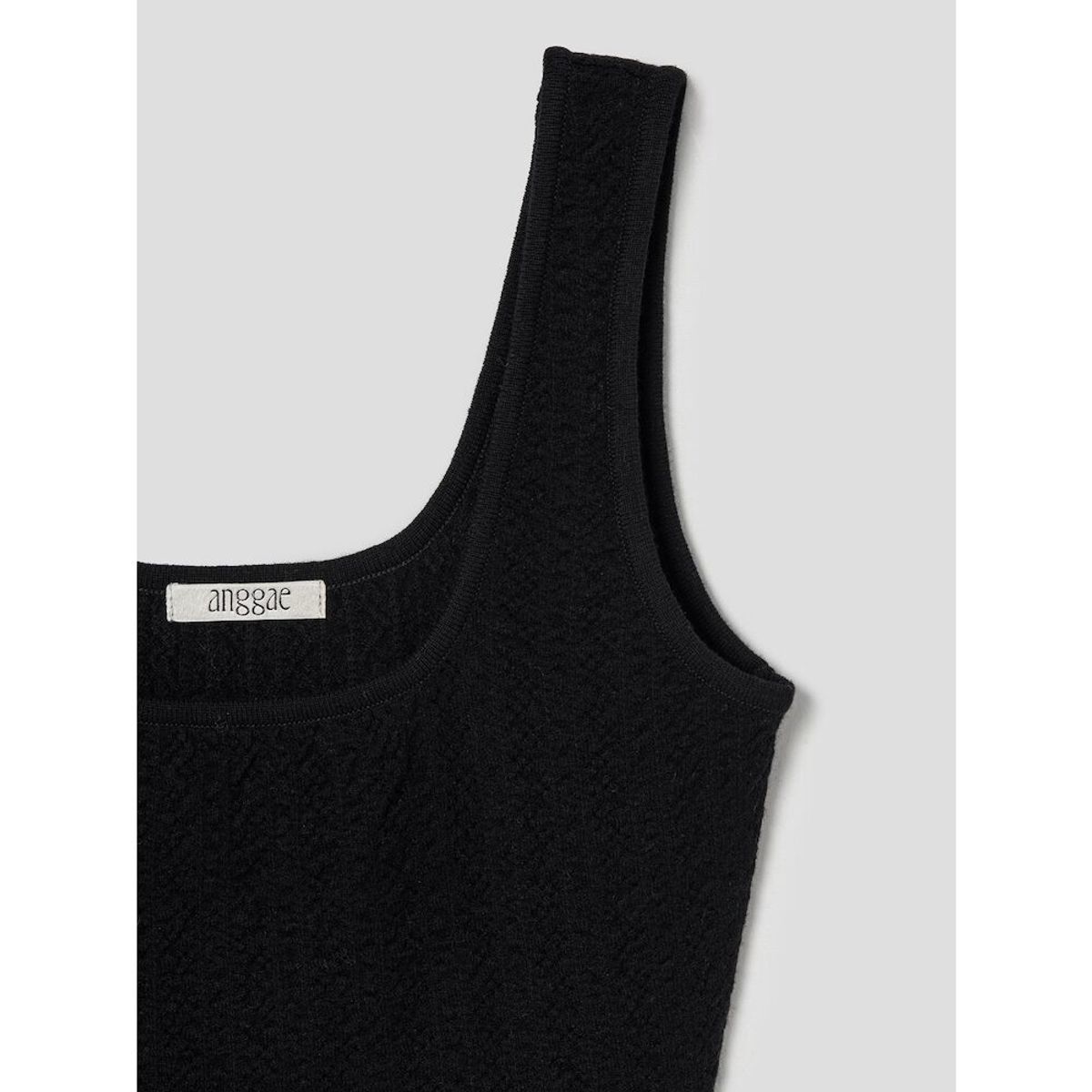 앙개(ANGGAE) Smocked Knit Tank  Black