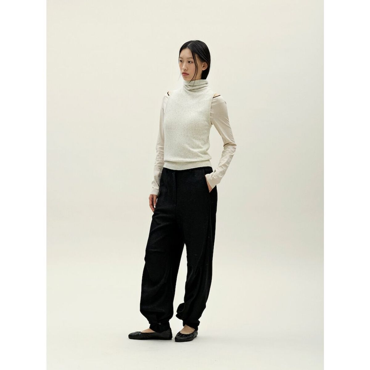 앙개(ANGGAE) Twisted Back Knit Tank  Ivory