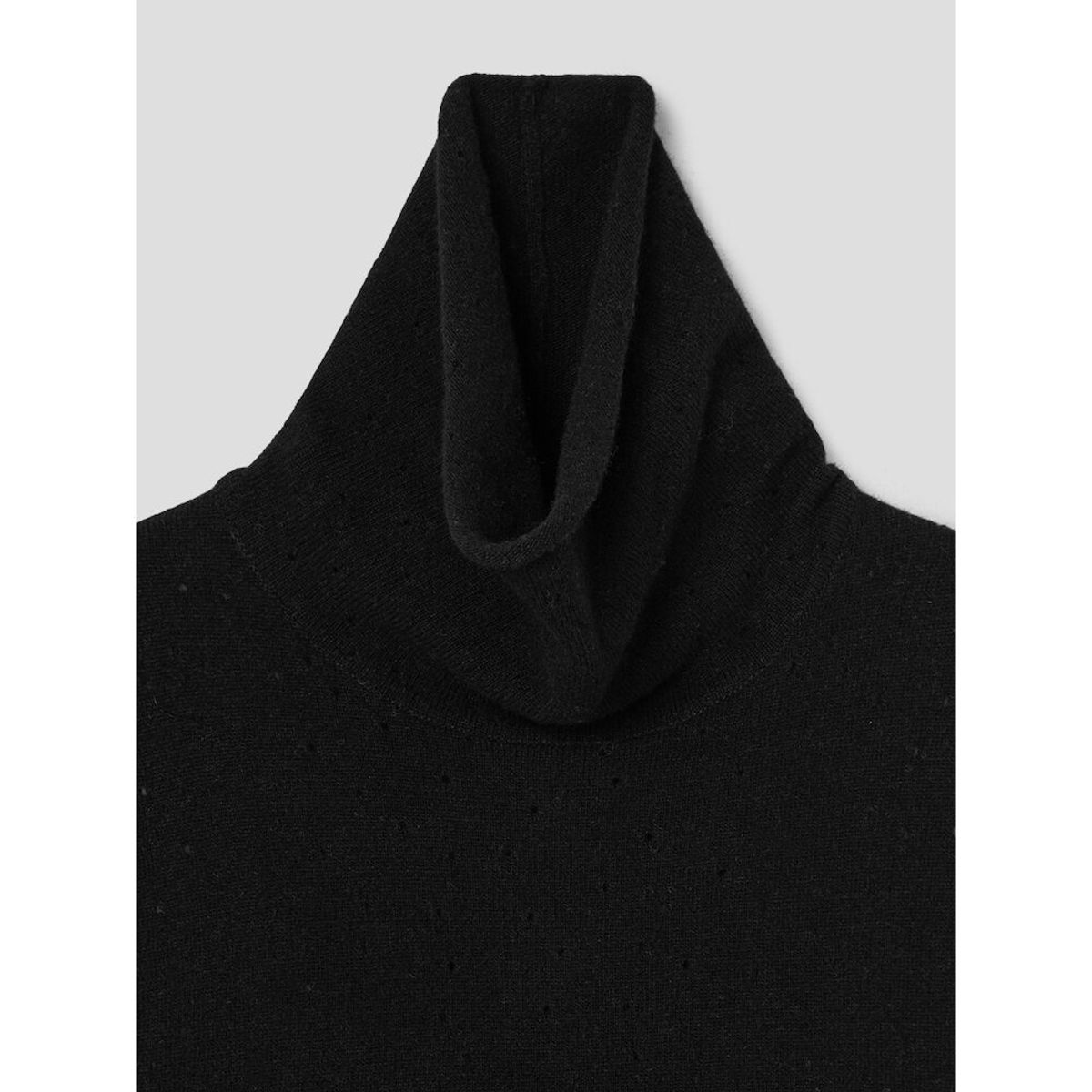 앙개(ANGGAE) Twisted Back Knit Tank  Black