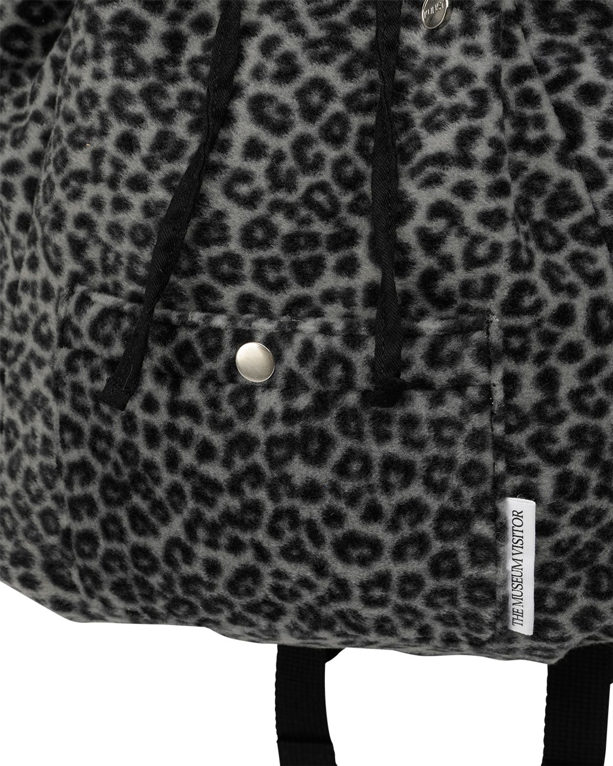 더뮤지엄비지터(THEMUSEUMVISITOR) TMV X DEINET LEOPARD BACKPACK (GREY)