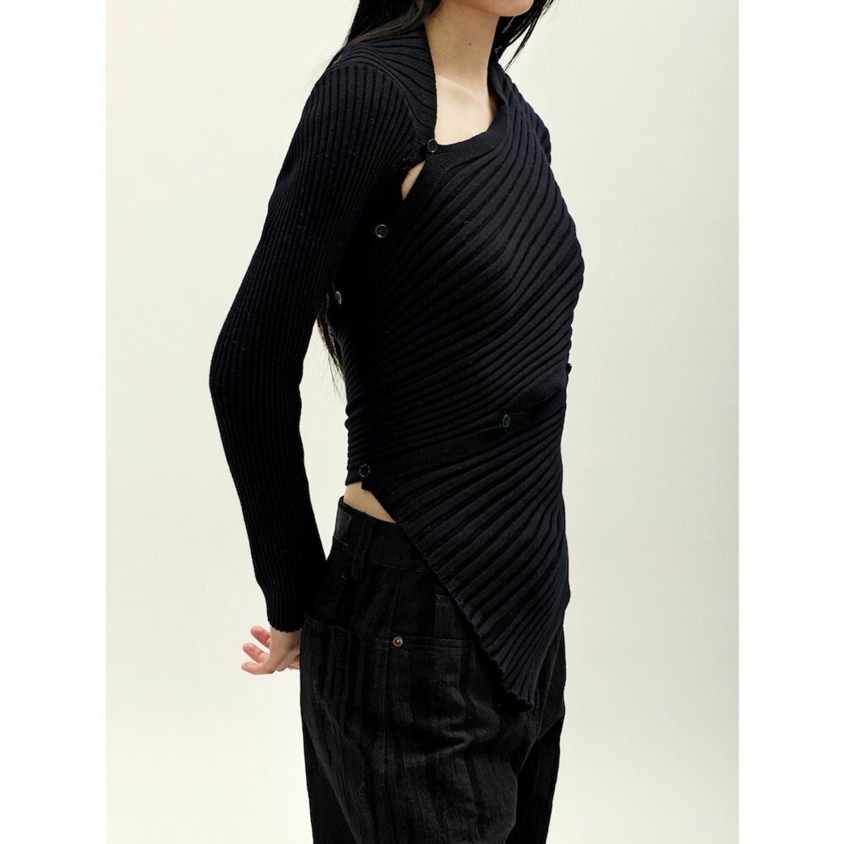 앙개(ANGGAE) Ribbed Snake Cardigan  Black