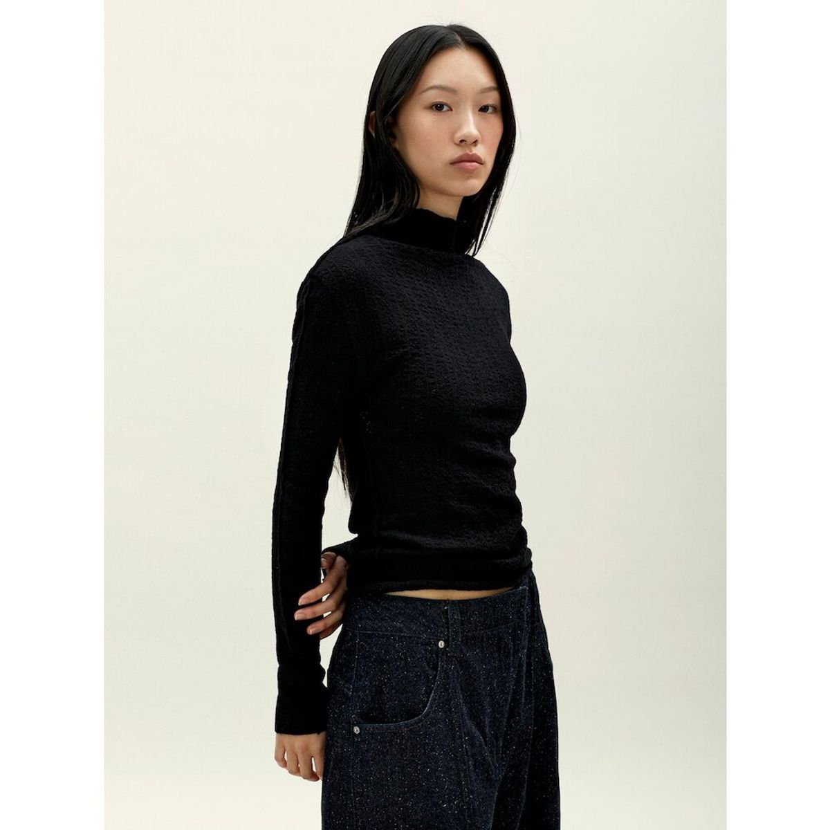 앙개(ANGGAE) Smocked Pullover  Black