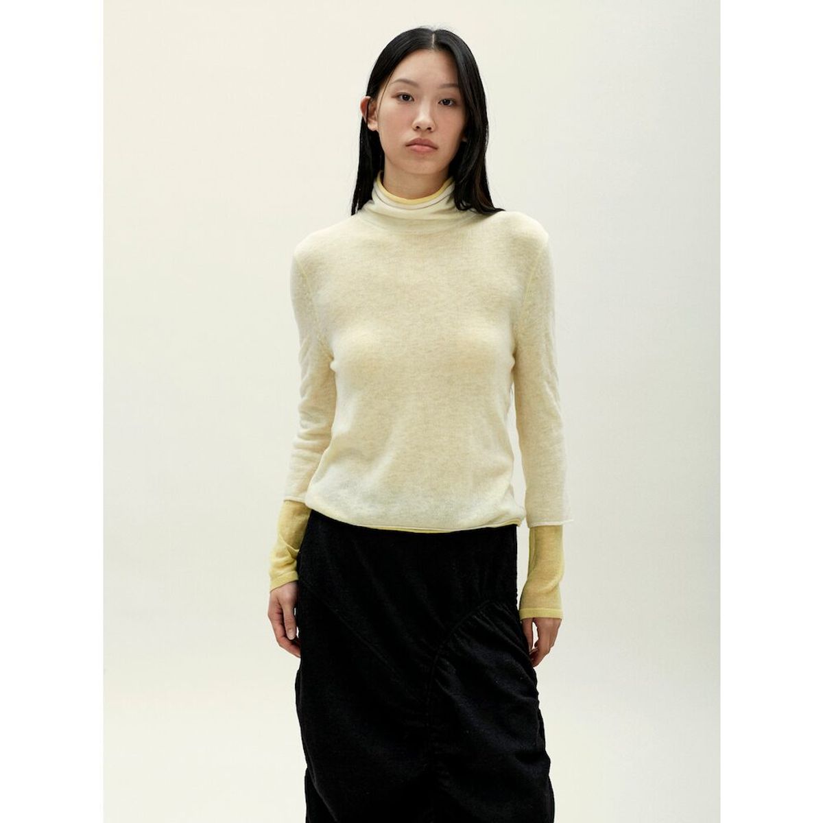 앙개(ANGGAE) Layered Two Tone Turtleneck  Lemon