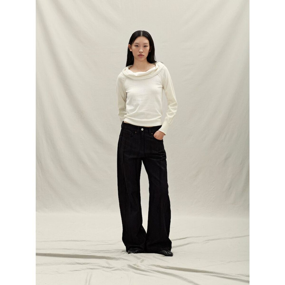 앙개(ANGGAE) Off Shoulder Pullover  Ivory
