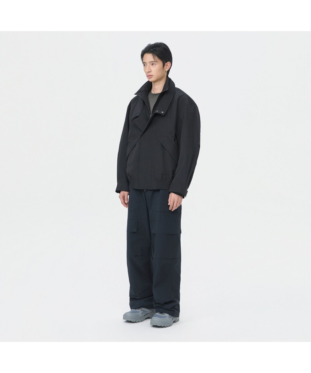 커스텀멜로우(CUSTOMELLOW) Black Cargo Parachute Pants CWPAW25552BKX