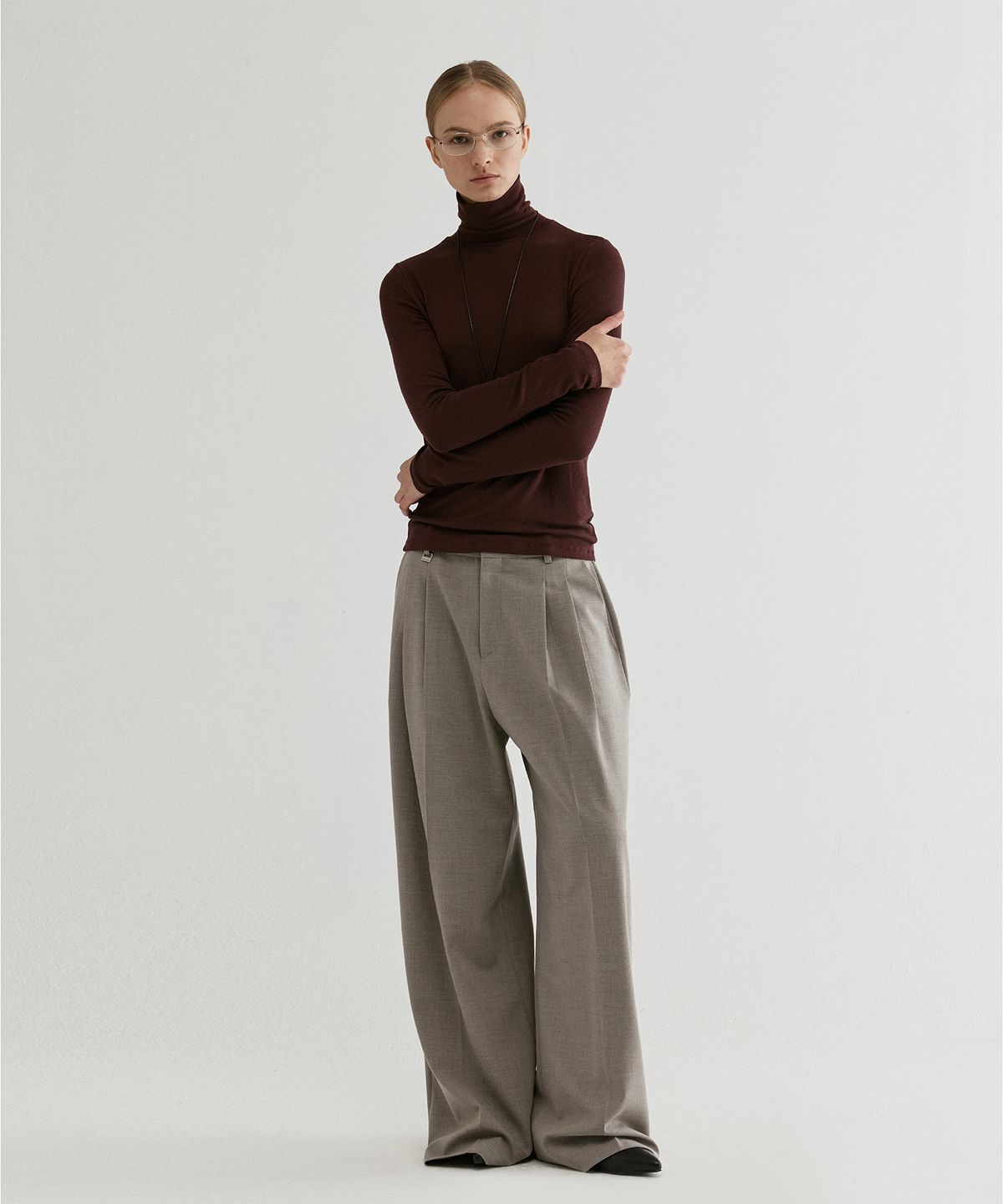 프롬웨얼(FROMWHERE) Long Sleeve Turtleneck Top Red