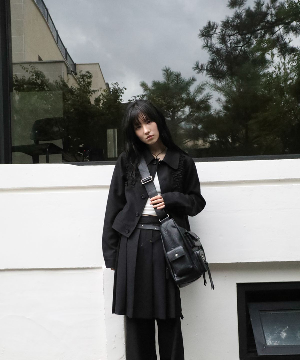 이우가마카라스(IUGAMAKARAS) Multi Pocket Leather Bag (Black)