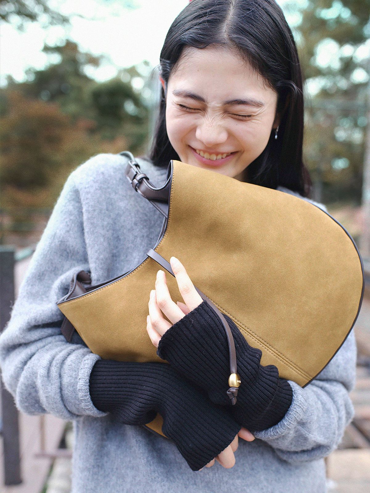 데누(DENU) [아울렛]Ova Hobo Bag [Suede Camel]