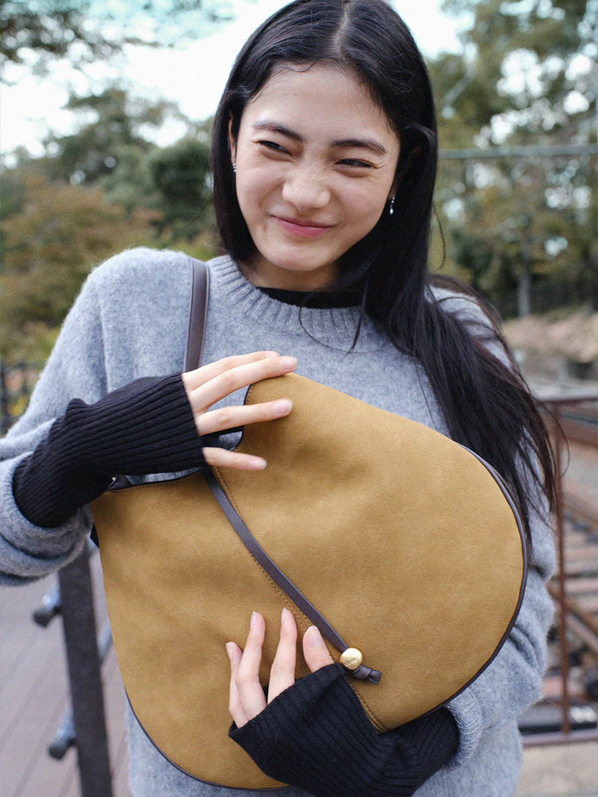 데누(DENU) [아울렛]Ova Hobo Bag [Suede Camel]