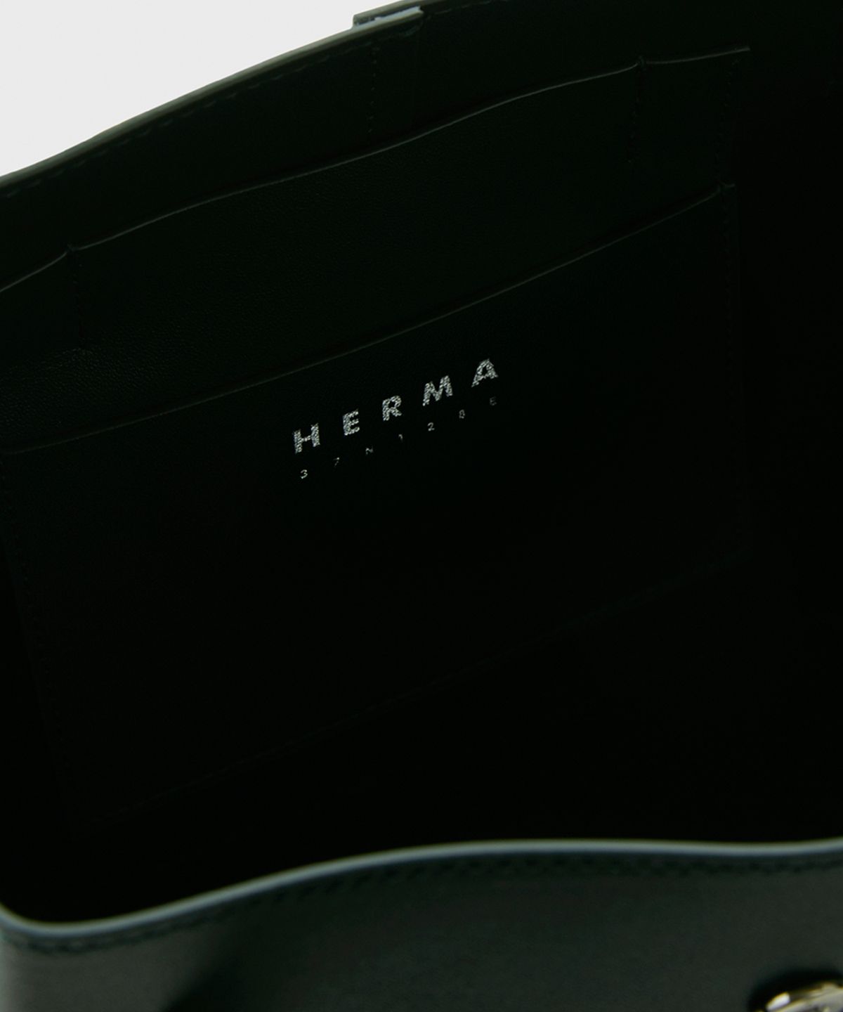 헤르마(HERMA) 벨트 버킷백 에버그린