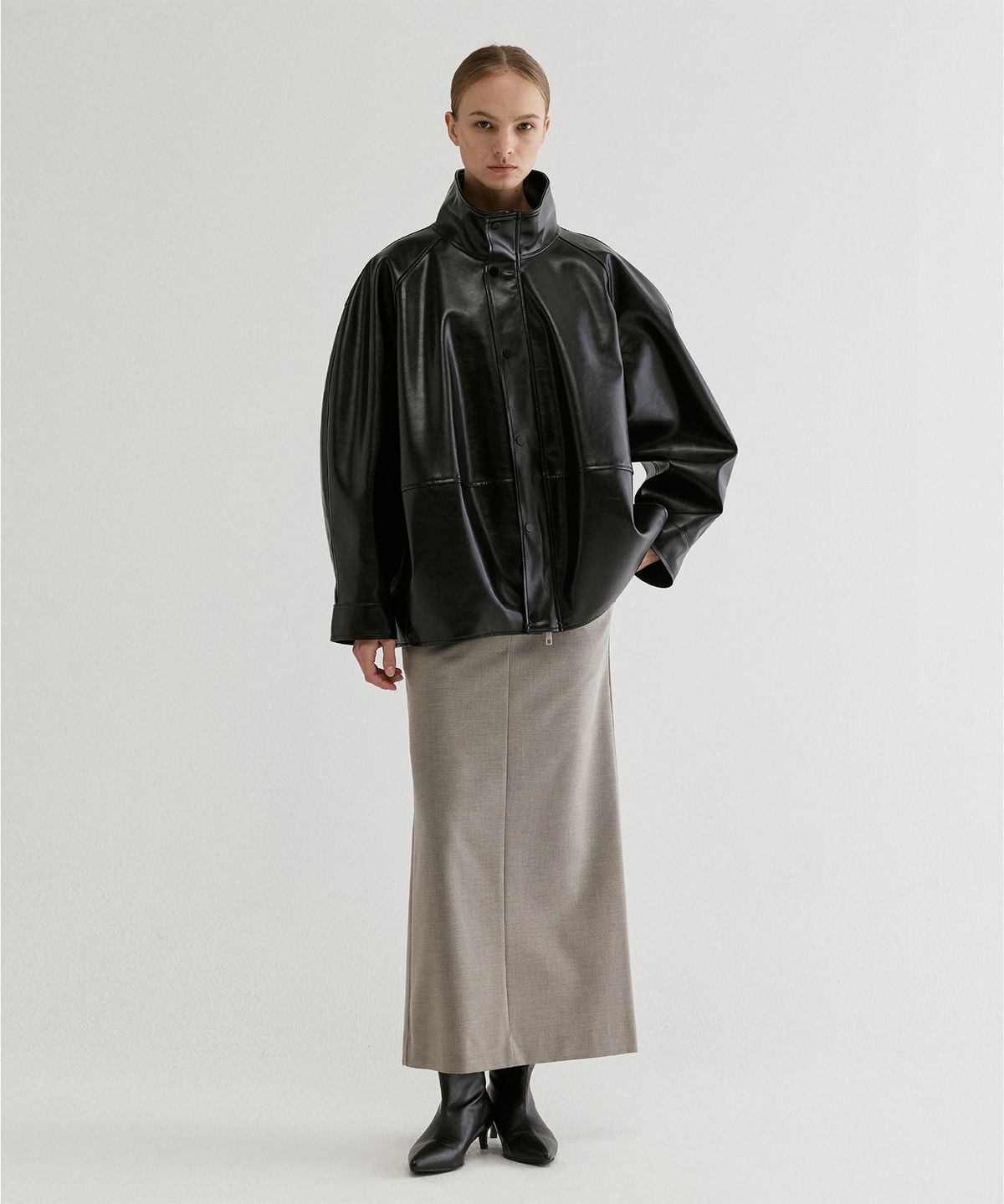 프롬웨얼(FROMWHERE) Pleated Back Faux Leather Jacket Black