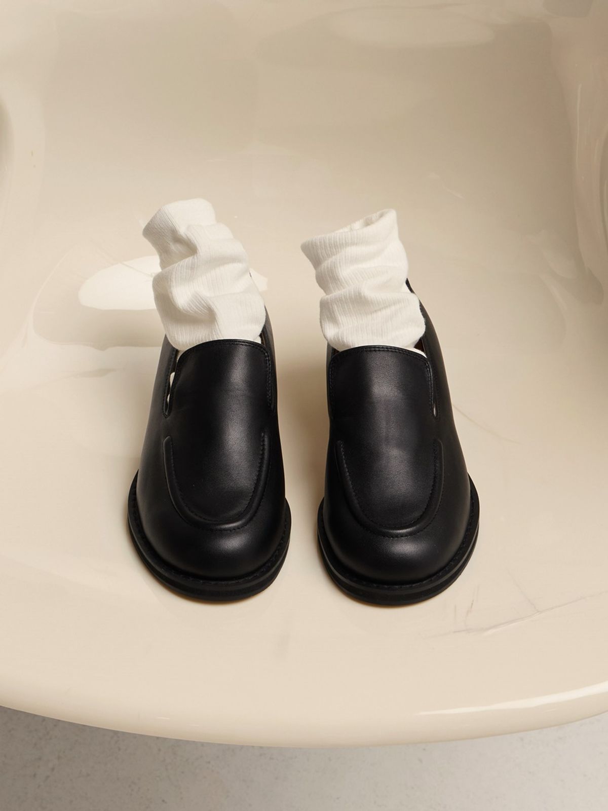 쥬다르(JEU DART) blanc round loafer  black