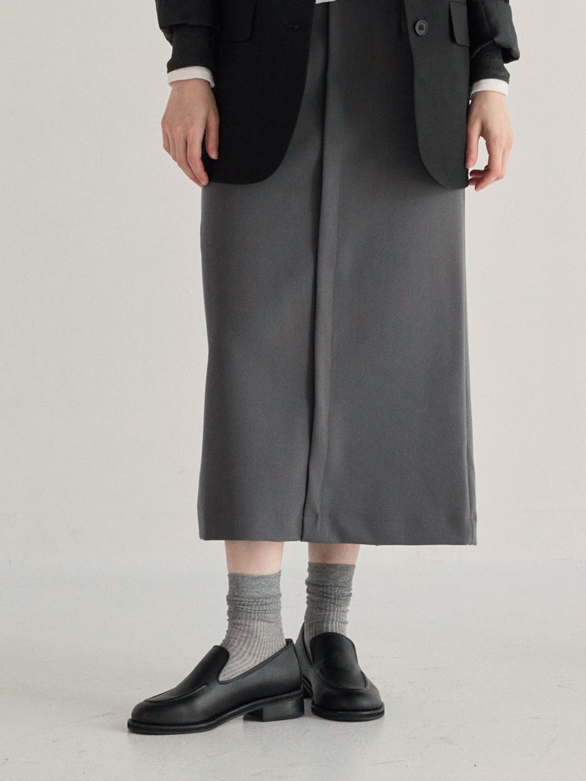쥬다르(JEU DART) blanc round loafer  black