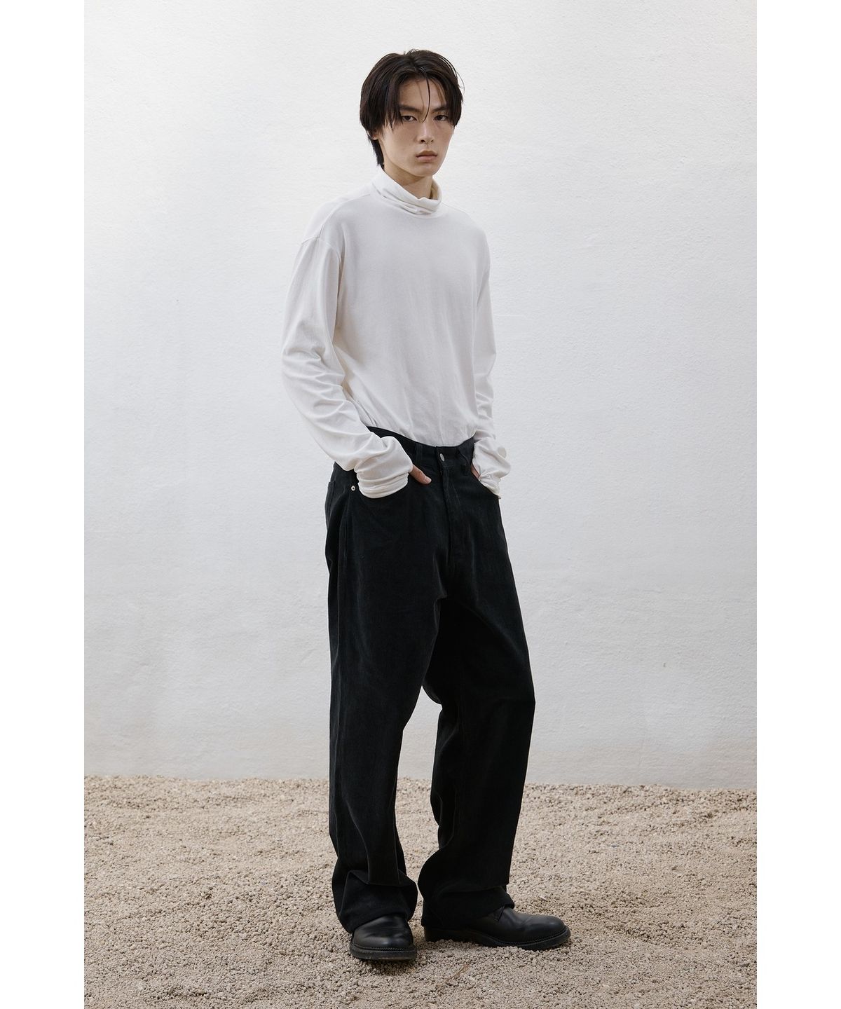 유스(YOUTH) Finger Hole L/S T-shirt - White
