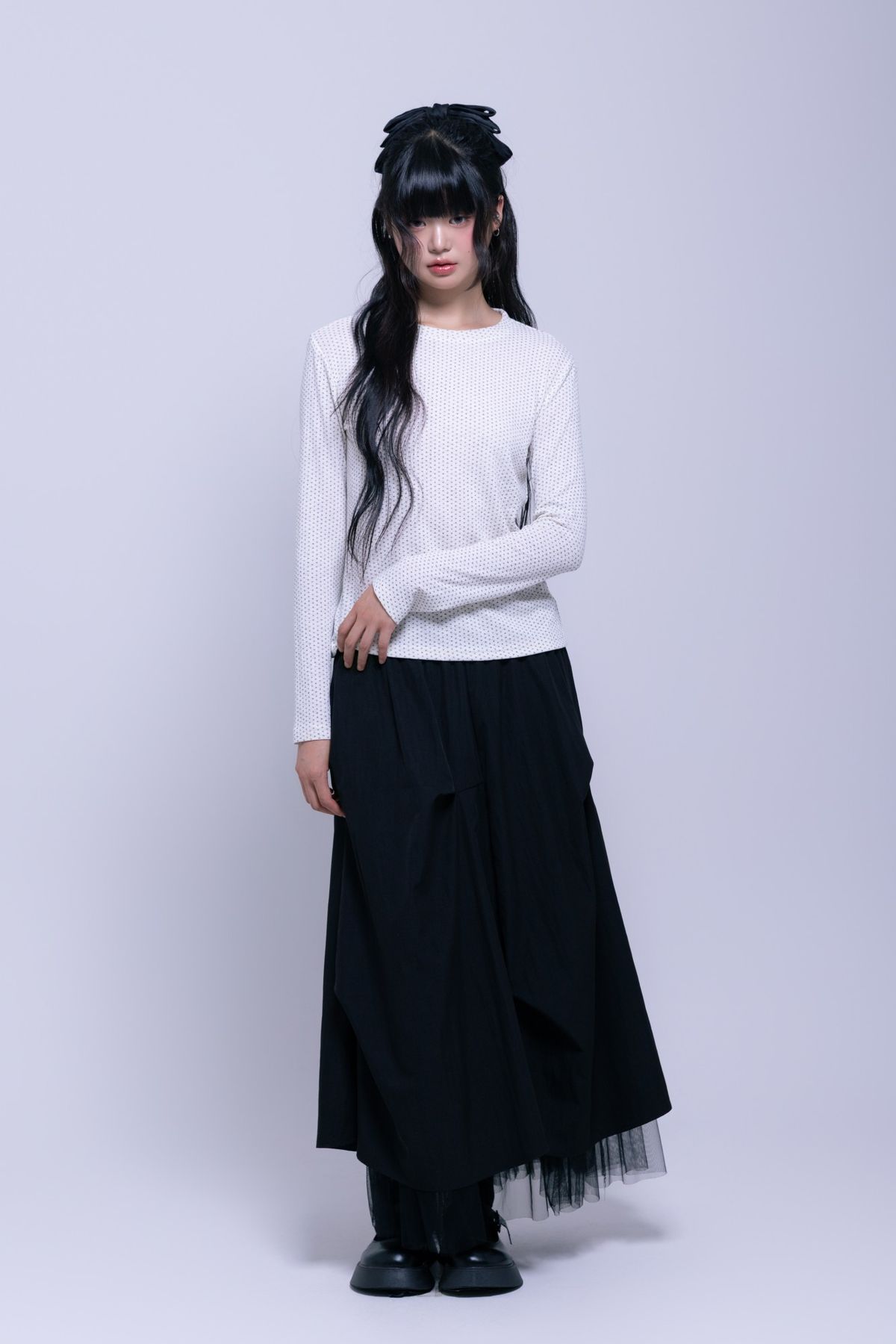 나이엔(NAAIEEN) 플라워 도트 롱슬리브