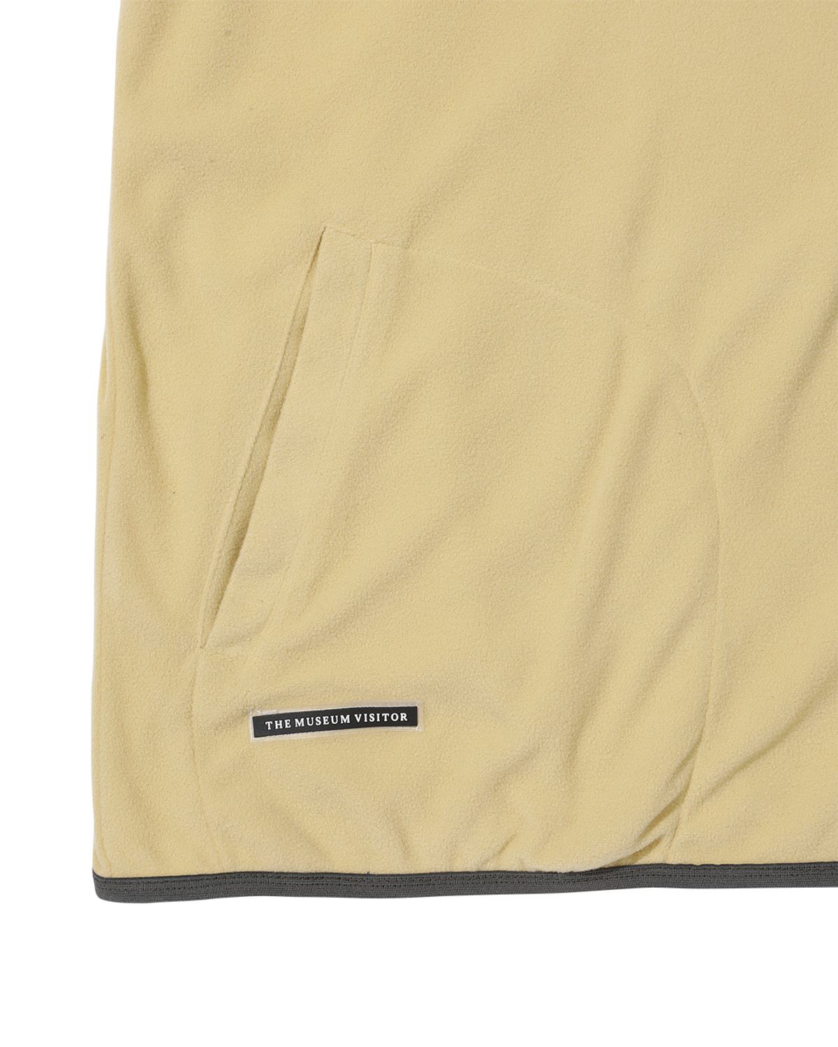 더뮤지엄비지터(THEMUSEUMVISITOR) SPORTS LABEL FLEECE ANORAK (LEMON)