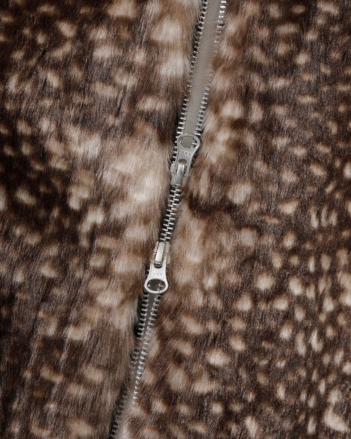 더뮤지엄비지터(THEMUSEUMVISITOR) BAMBIE FUR HOODIE (BROWN)