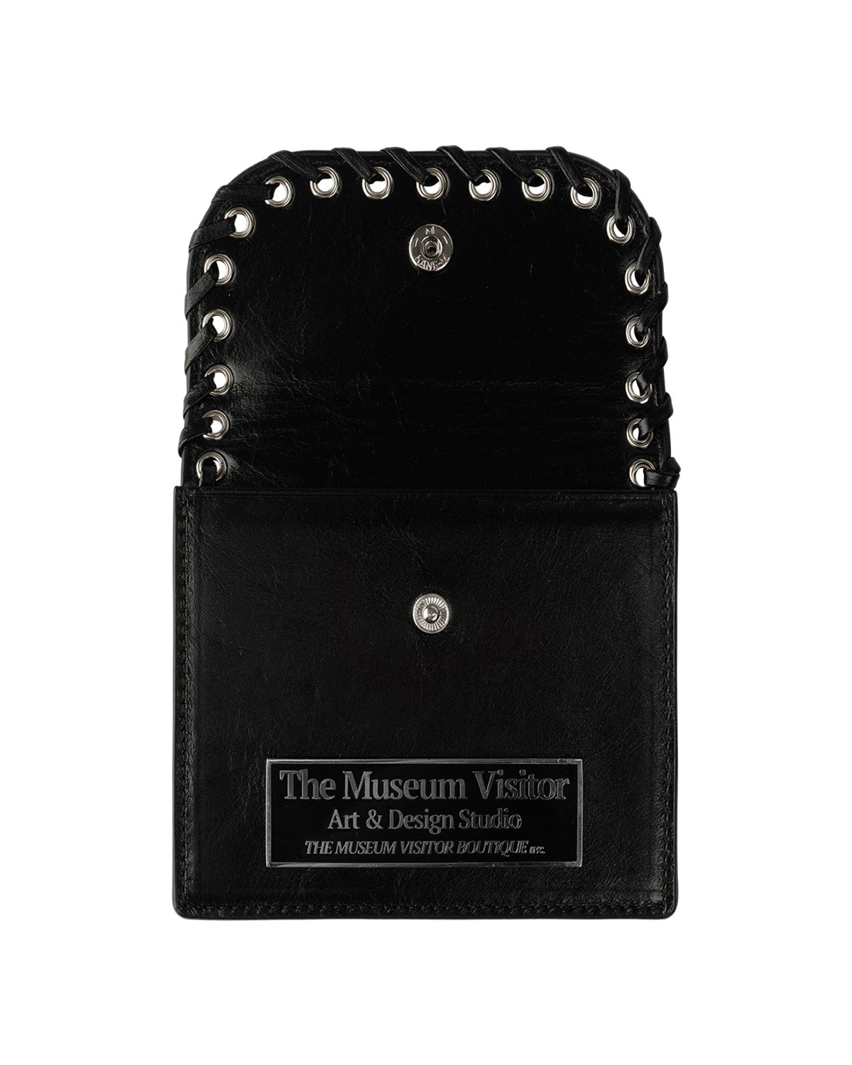 더뮤지엄비지터(THEMUSEUMVISITOR) METAL LOGO LACE-UP CARD WALLET (BLACK)
