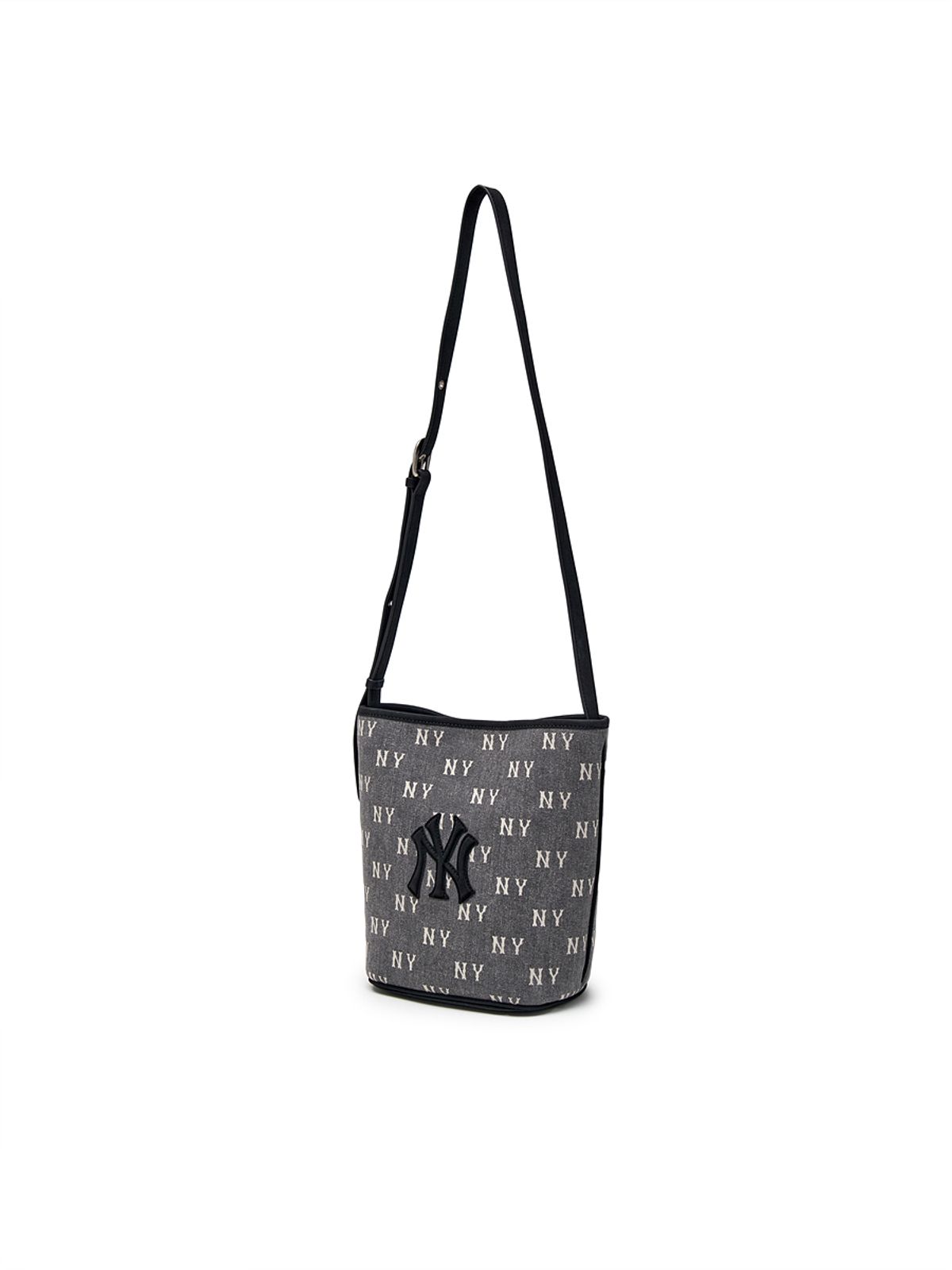 엠엘비(MLB) 클래식 모노그램 빈티지 데님 버킷백 NY (Charcoal Grey)