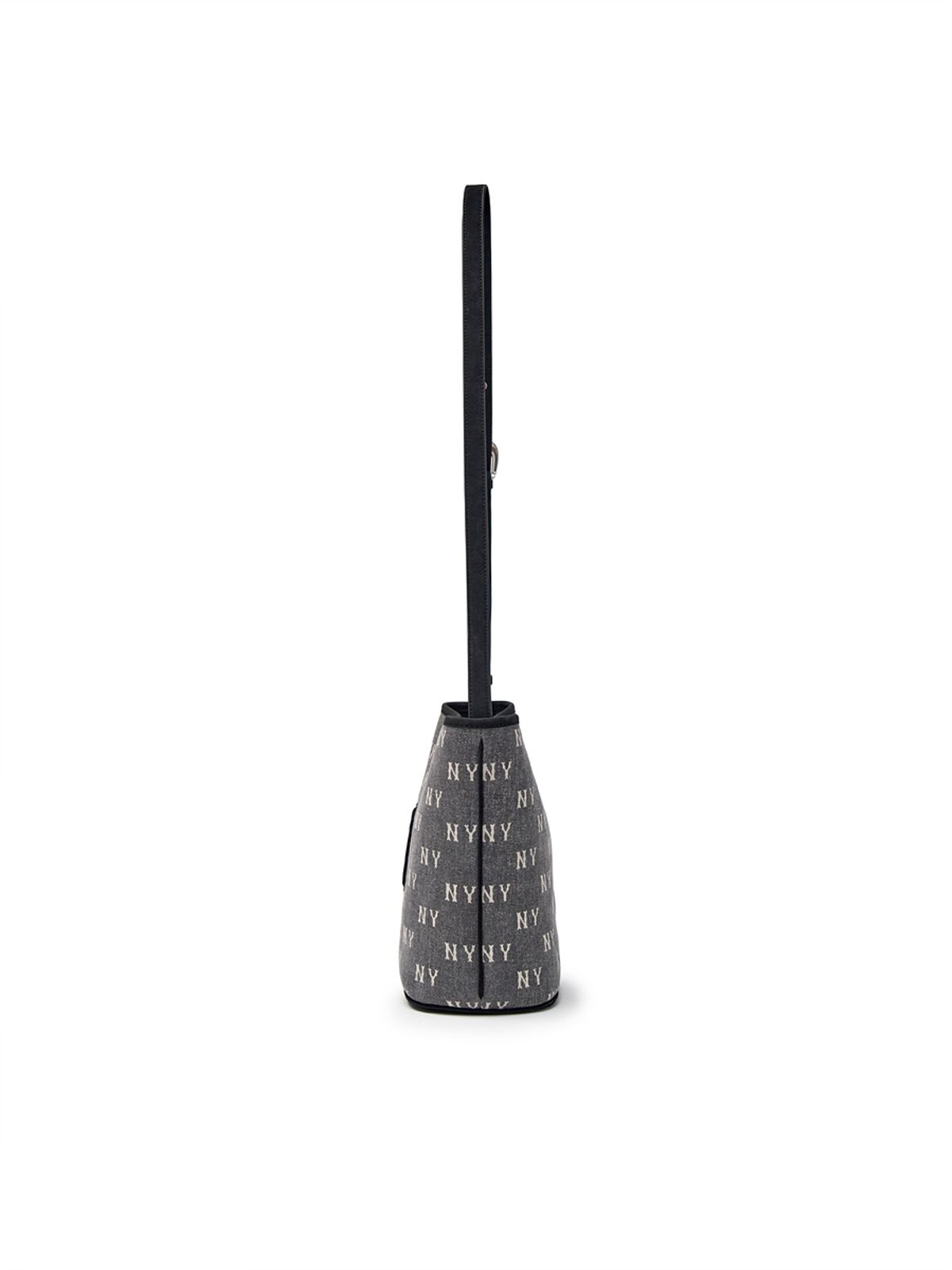 엠엘비(MLB) 클래식 모노그램 빈티지 데님 버킷백 NY (Charcoal Grey)