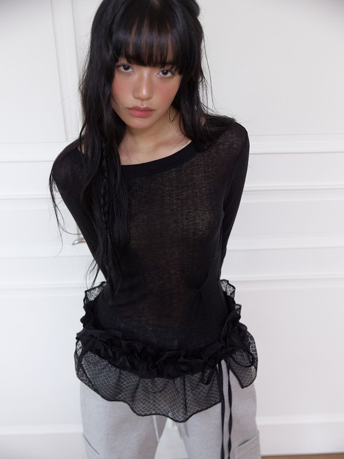 민더리(MEENDERI) PINCHED SEE-THROUGH TOP - BLACK
