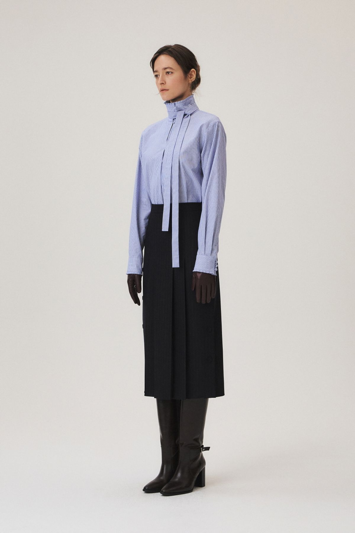 쿠메(KUMÉ) Wool Blend Side Button Skirt, Navy Stripe
