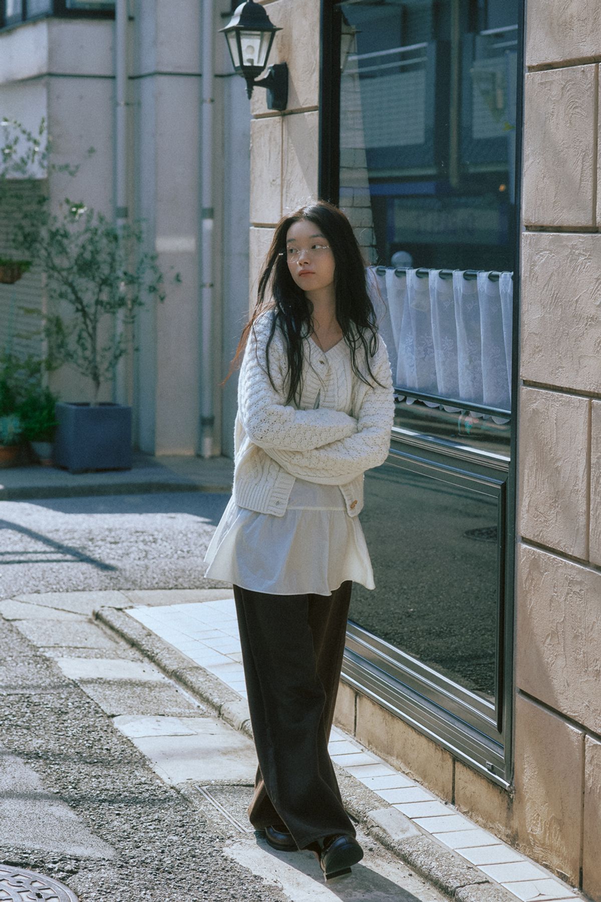 애프터아워즈(AFTERHOURS) COZY CABLE KNIT CARDIGAN (IVORY)