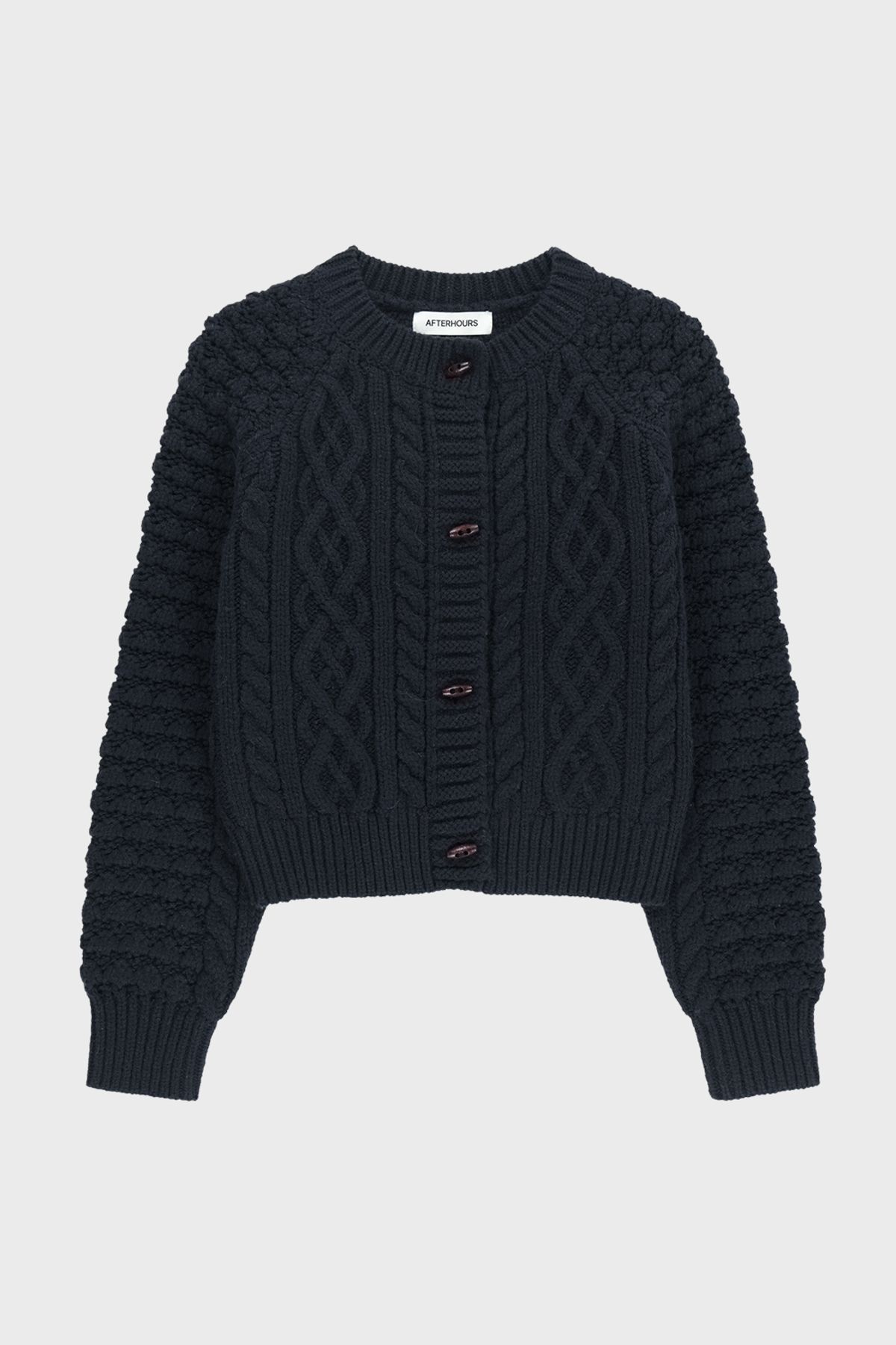 애프터아워즈(AFTERHOURS) COZY CABLE KNIT CARDIGAN (NAVY)