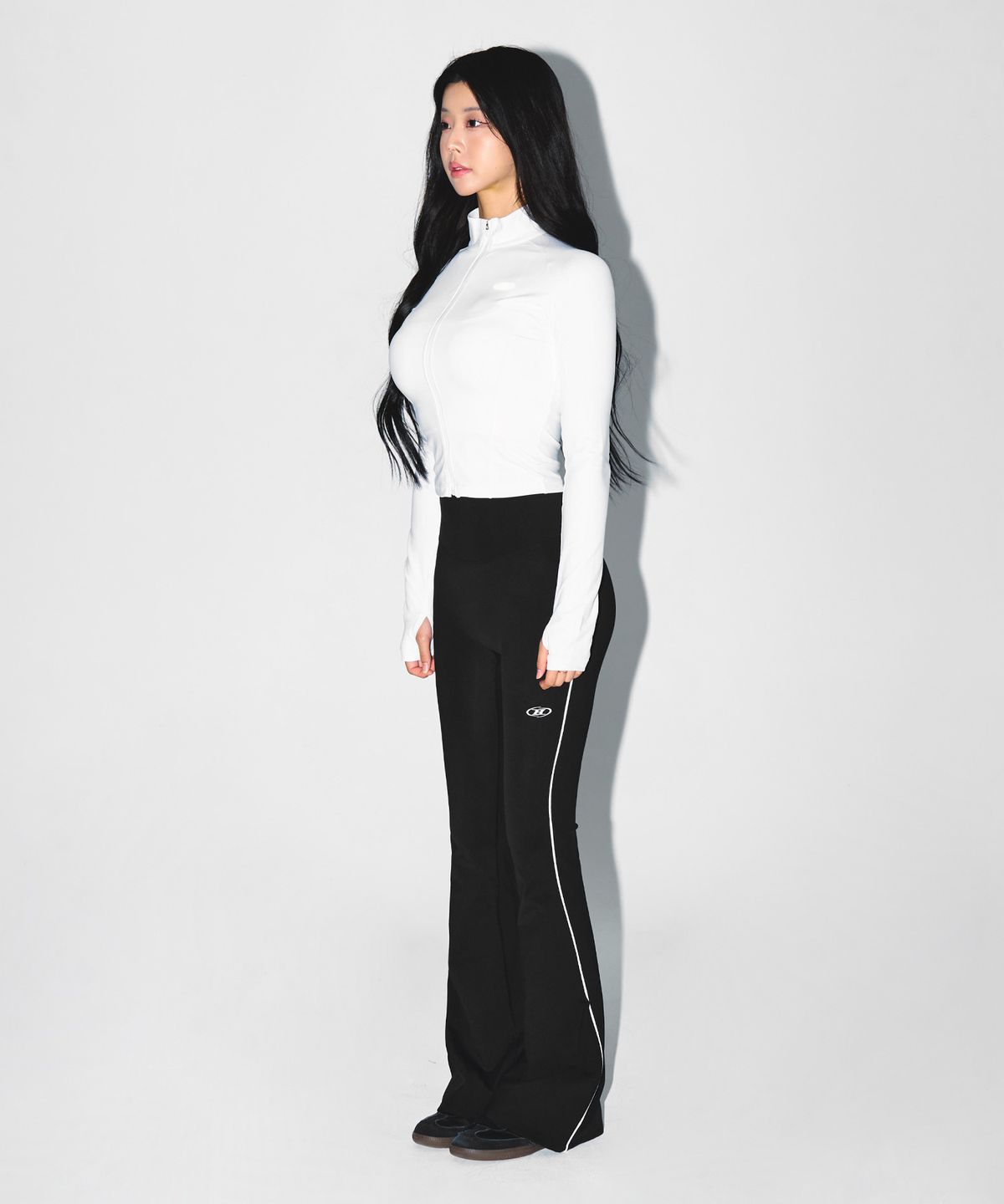 본투윈(BORN TO WIN) W PIPING FLEECE BOOTS CUT LEGGINGS [BLACK]